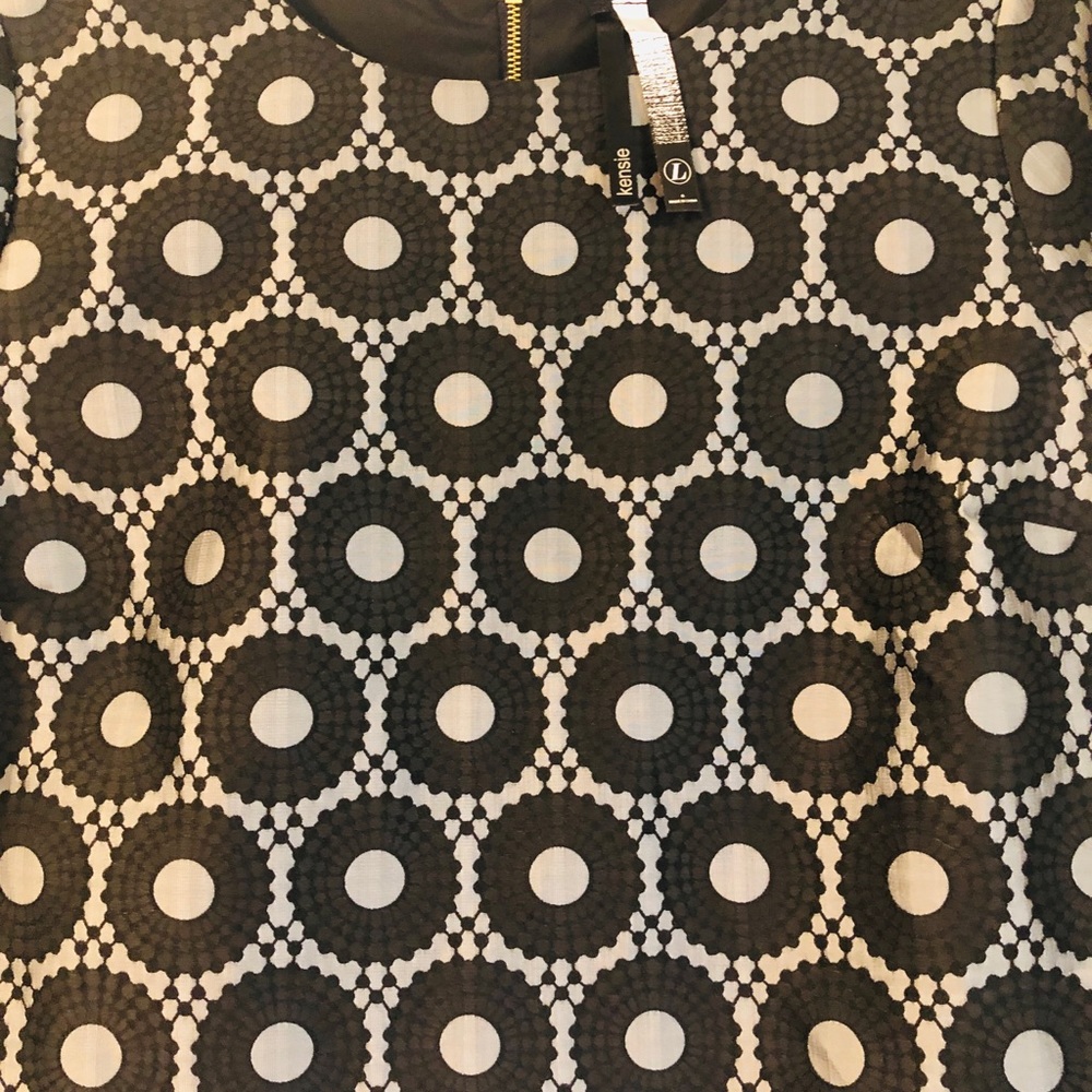 Kensie Brocade Top NWOT Black & Silver Geometric Adorable & Super Flattering! - Picture 6 of 8